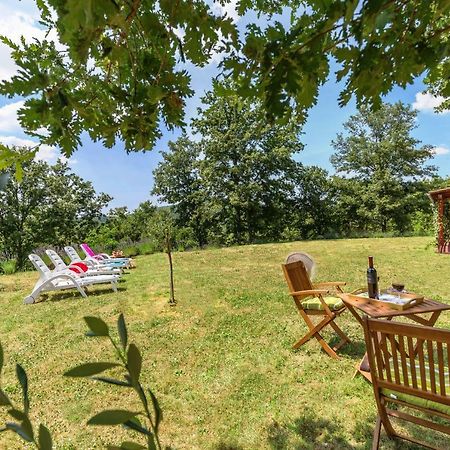 Vacation Home Latini Hum Екстериор снимка