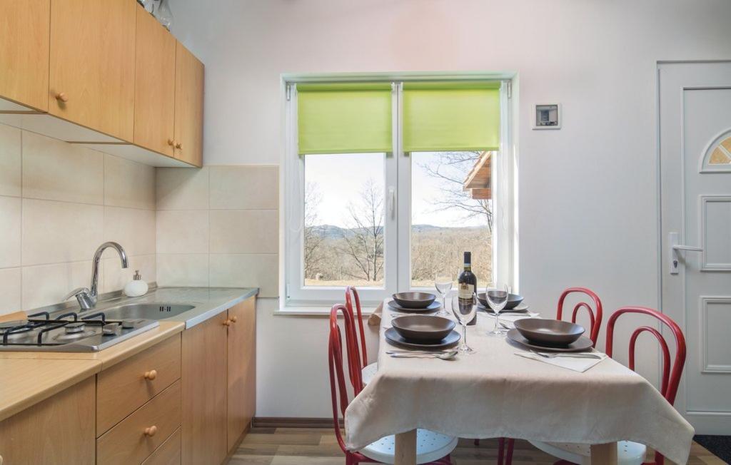 Vacation Home Latini Hum Екстериор снимка