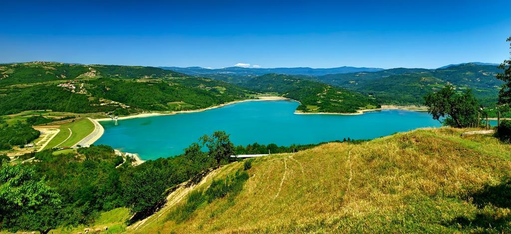 Vacation Home Latini Hum Екстериор снимка