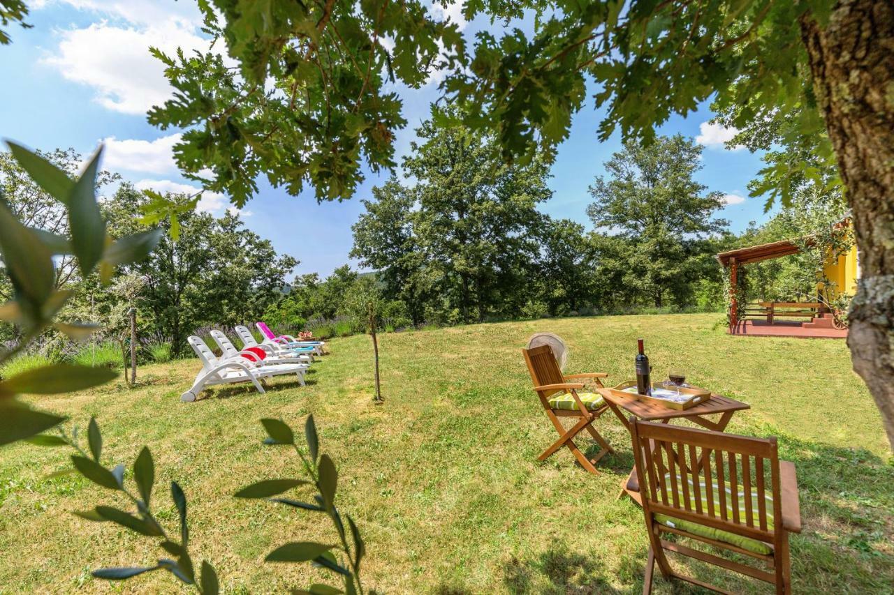 Vacation Home Latini Hum Екстериор снимка