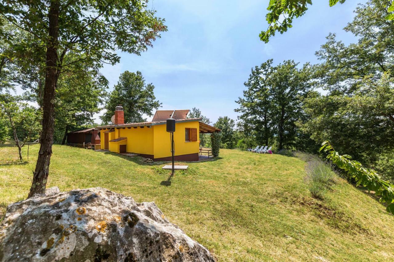 Vacation Home Latini Hum Екстериор снимка
