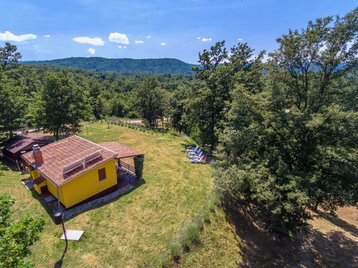 Vacation Home Latini Hum Екстериор снимка